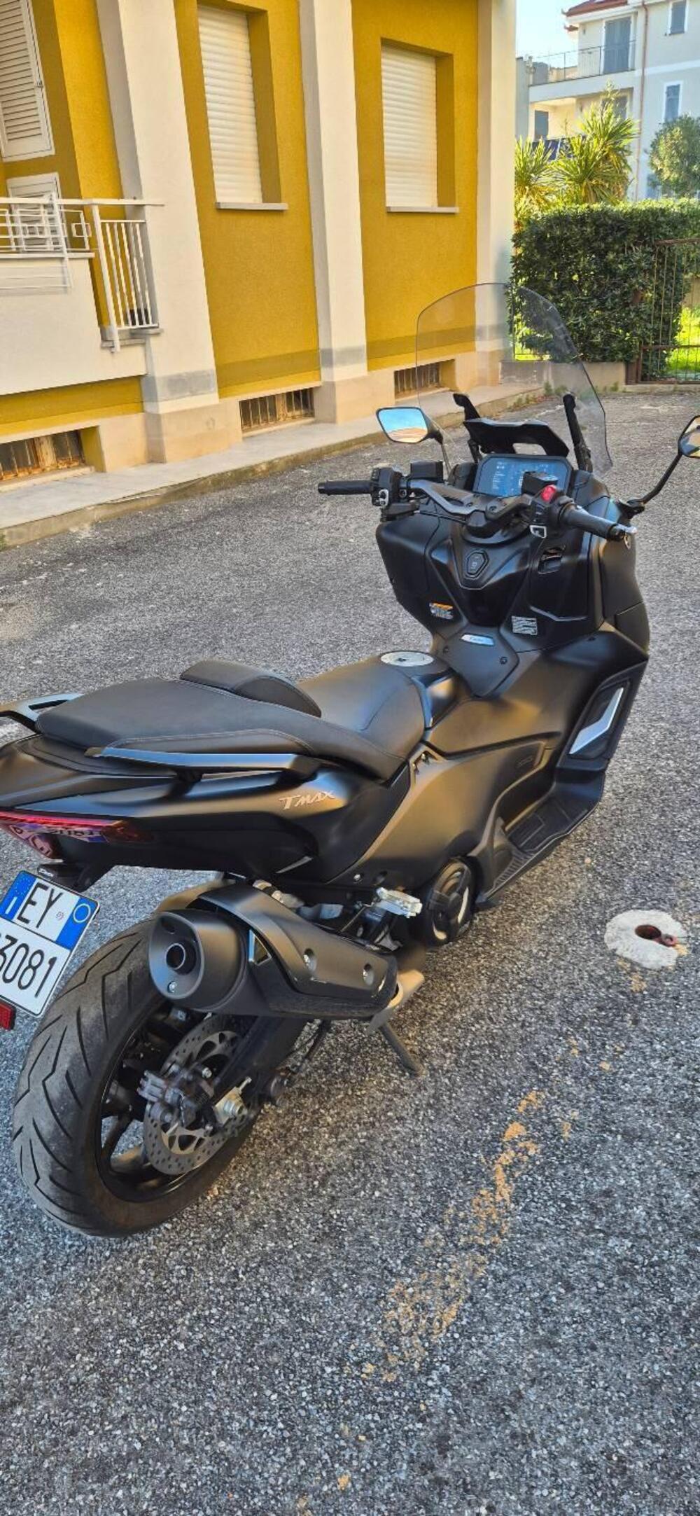 Yamaha T-Max 560 (2022 - 24) (9)