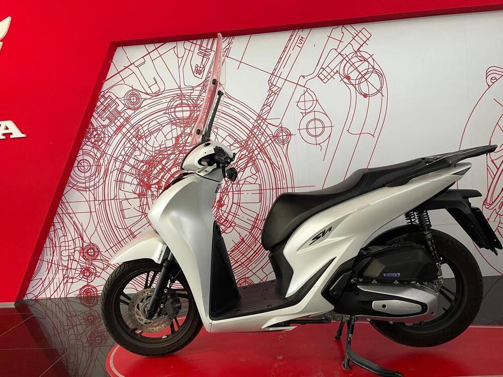 Honda SH 125i (2024 - 25) (3)