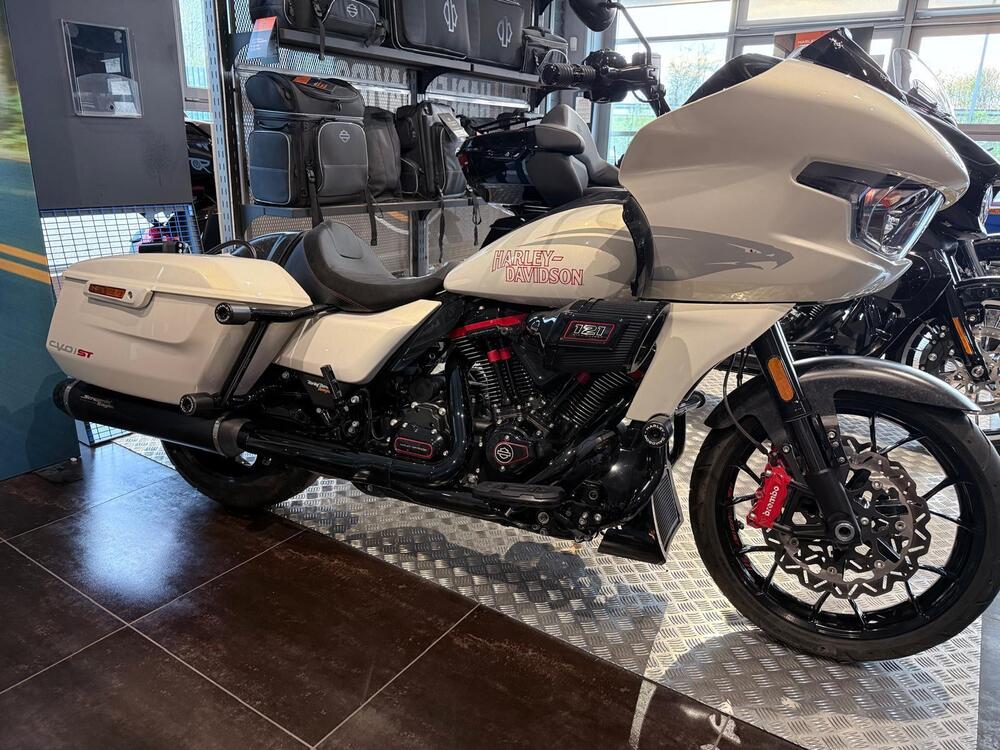 Harley-Davidson CVO Road Glide ST (2024)