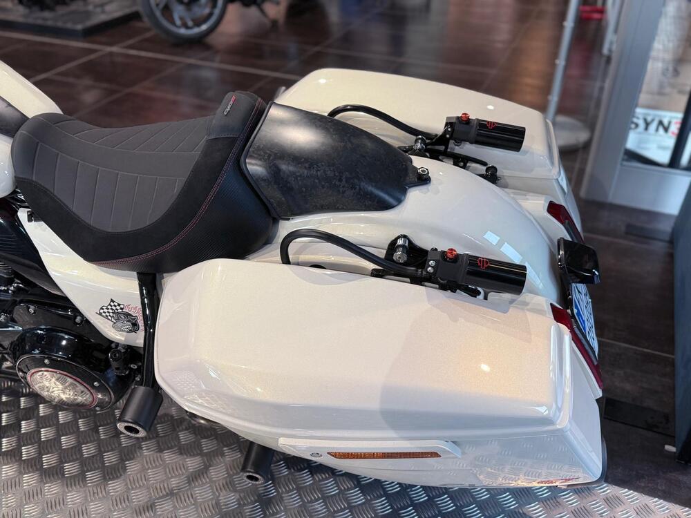 Harley-Davidson CVO Road Glide ST (2024) (3)