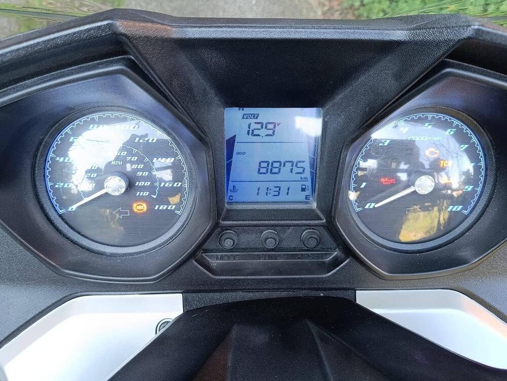 Kymco Downtown 350i TCS (2021 - 25) (3)