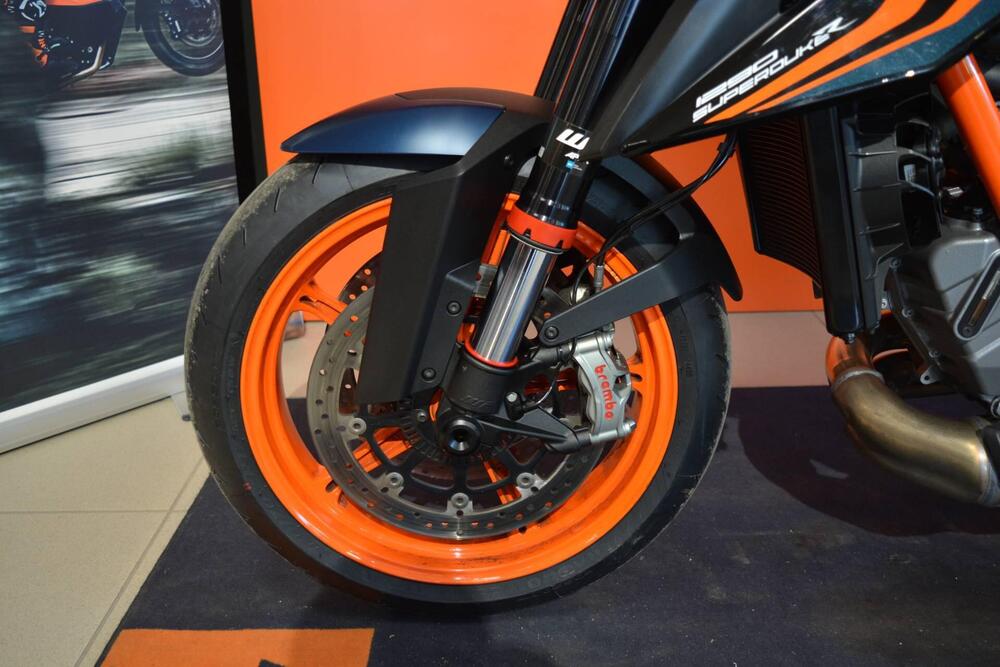 KTM 1290 Super Duke R (2022 - 23) (16)