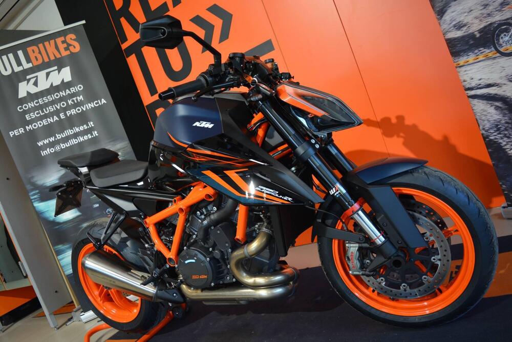 KTM 1290 Super Duke R (2022 - 23) (3)