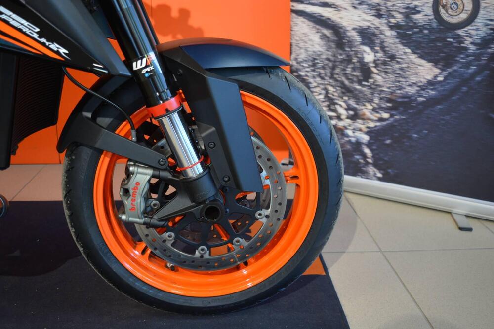 KTM 1290 Super Duke R (2022 - 23) (13)