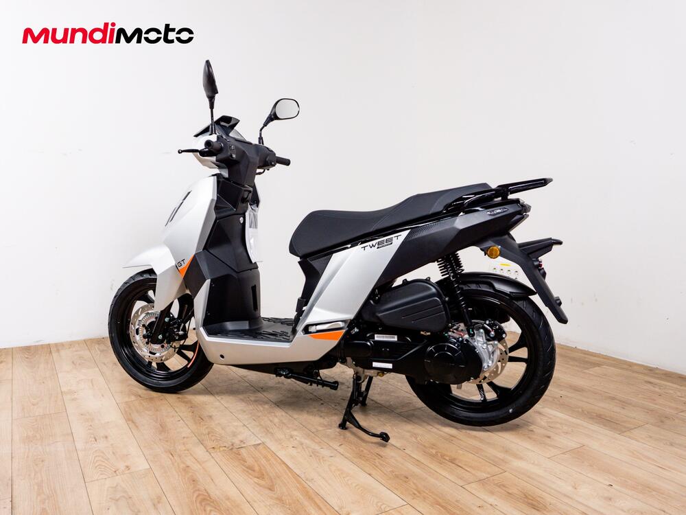 Peugeot Tweet 200 FL GT (2025 - 26) (7)