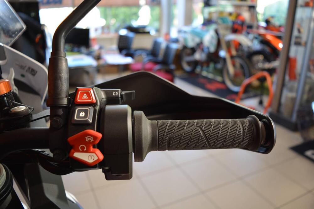 KTM 1290 Super Adventure R (2022 - 25) (11)