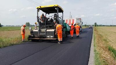 Caro petrolio, asfalto alle stelle: rincari fino al 50% nei cantieri stradali