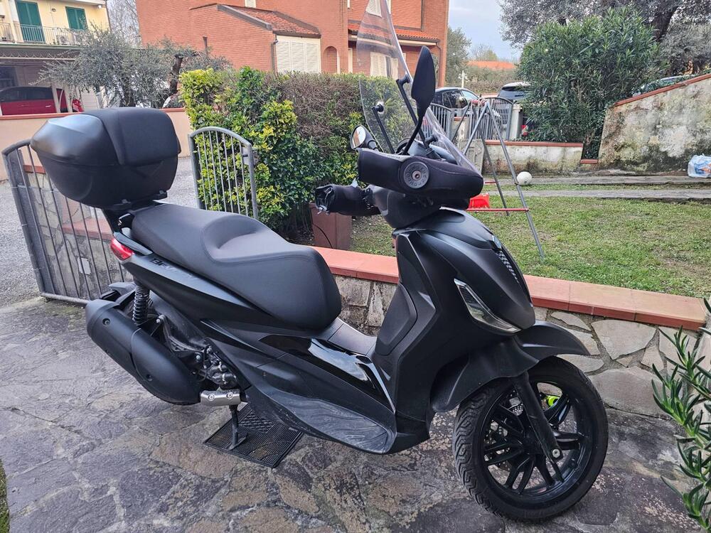 Piaggio Beverly 300 ABS-ASR (2021 - 25) (2)