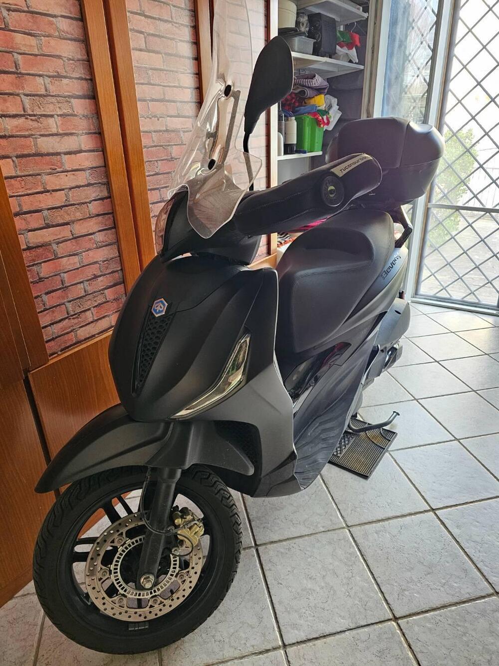 Piaggio Beverly 300 ABS-ASR (2021 - 25) (5)