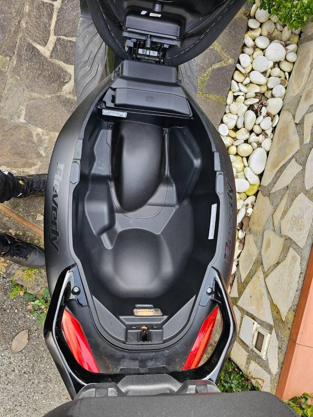 Piaggio Beverly 300 ABS-ASR (2021 - 25) (6)