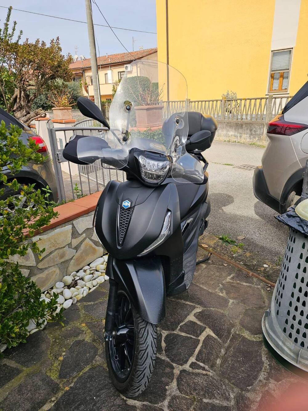 Piaggio Beverly 300 ABS-ASR (2021 - 25) (9)