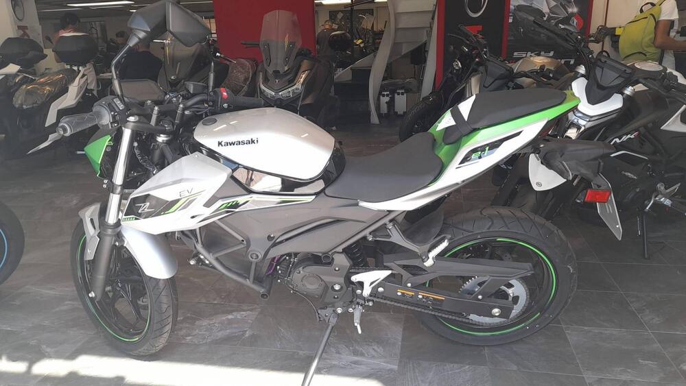 Kawasaki Z e-1 (2024 - 26) (10)