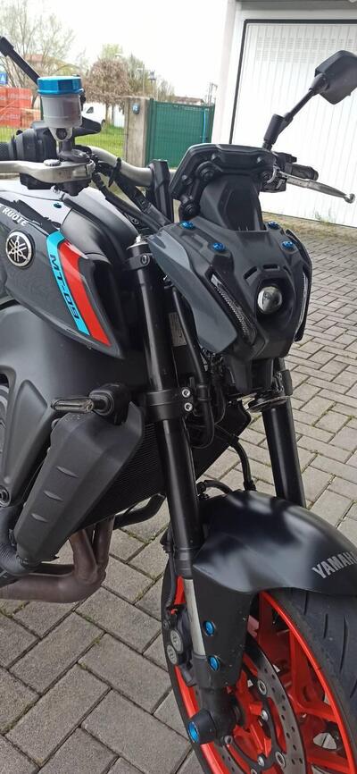Yamaha MT-09 (2021 - 23) usata