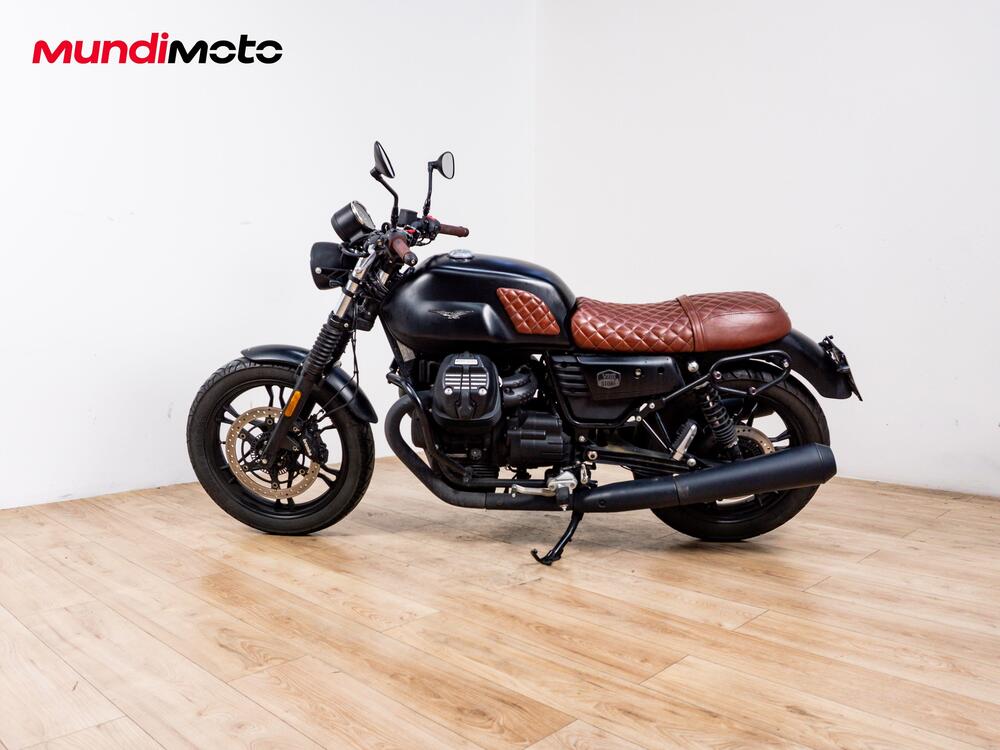 Moto Guzzi V7 III Stone (2017 - 20) (6)