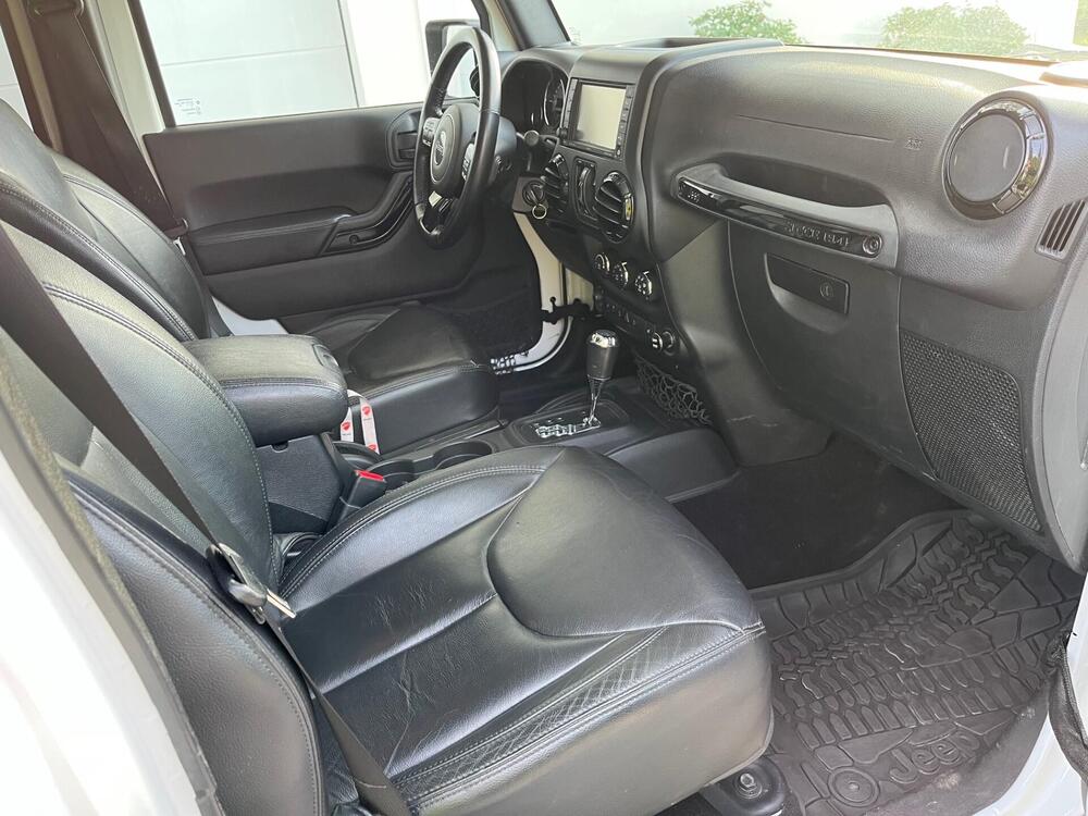 Jeep Wrangler Unlimited usata a Ancona (17)