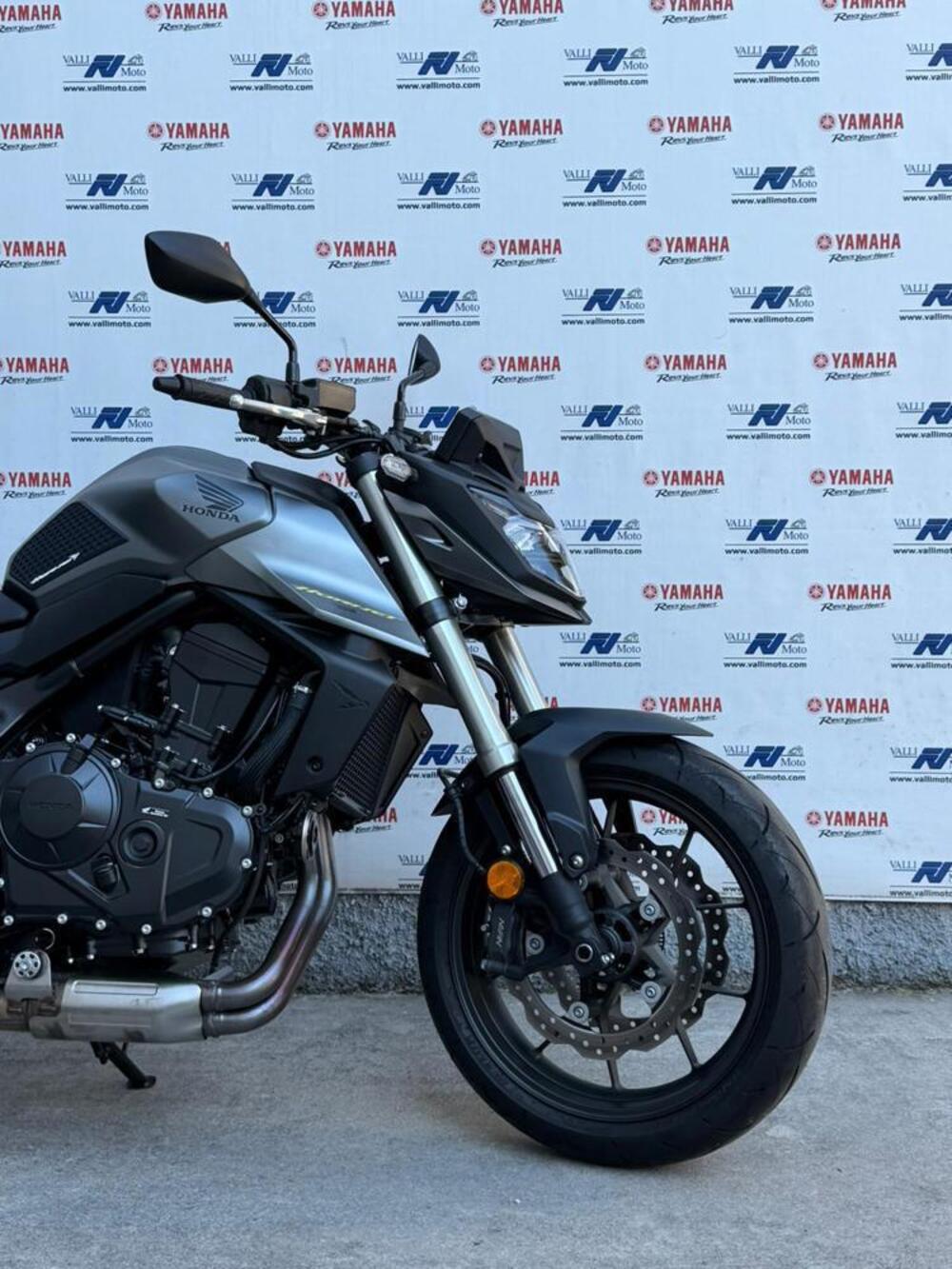 Honda CB 750 Hornet (2023 - 24) (3)