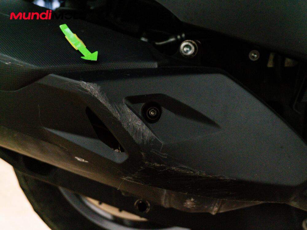 Yamaha X-Max 400 Iron Max ABS (2016) (18)