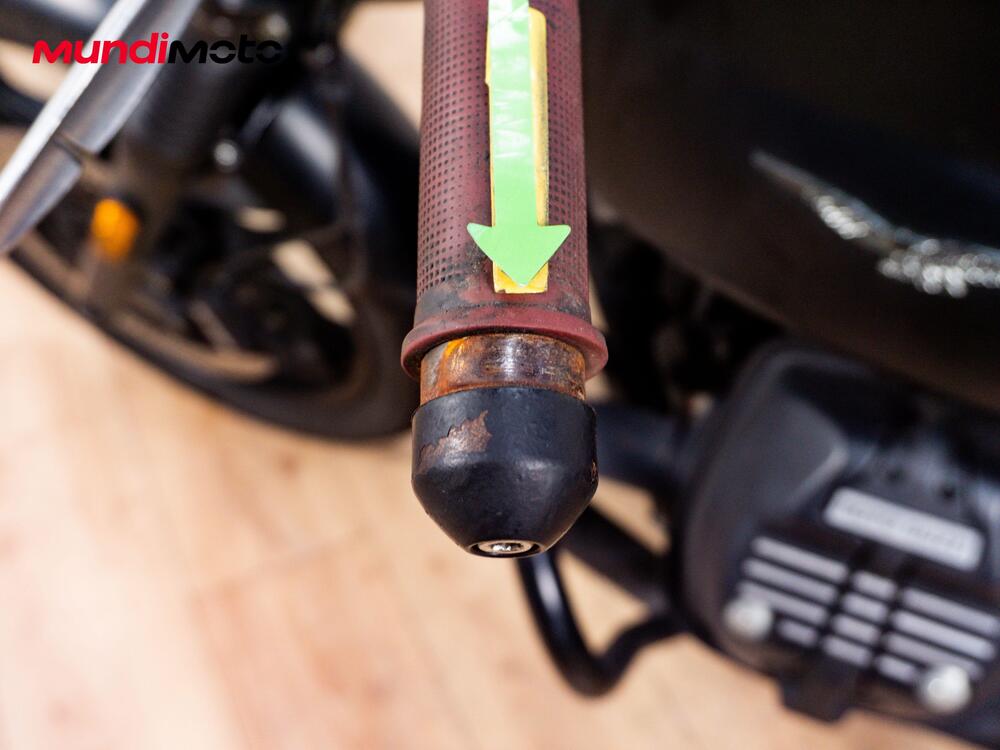 Moto Guzzi V7 III Stone (2017 - 20) (20)