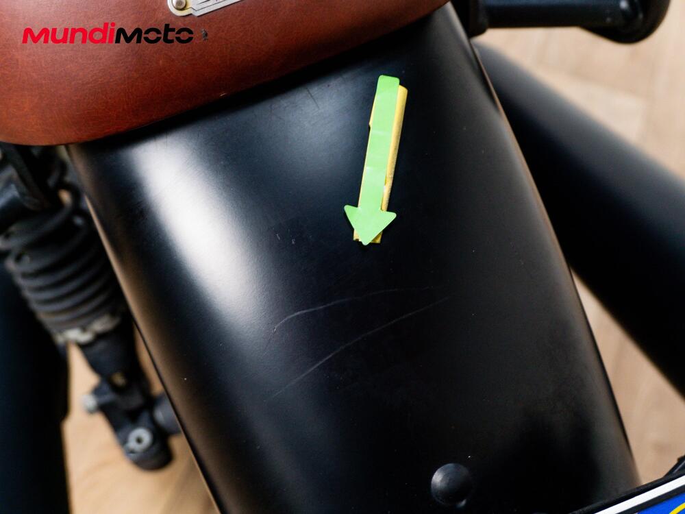 Moto Guzzi V7 III Stone (2017 - 20) (15)