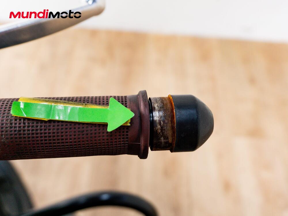 Moto Guzzi V7 III Stone (2017 - 20) (19)