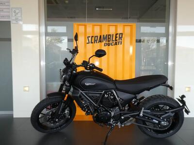 Ducati Scrambler 800 Icon Dark (2025 - 26) usata