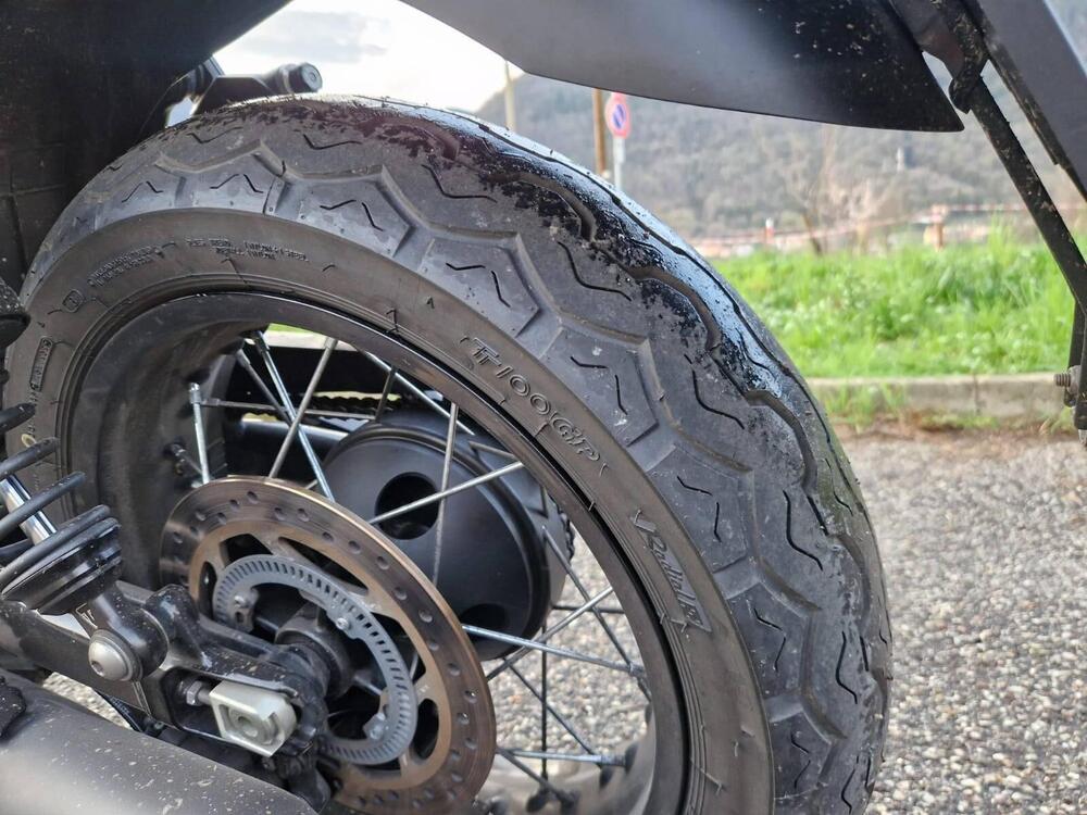 Triumph Bonneville T120 Black (2021 - 25) (4)