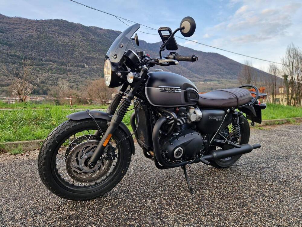 Triumph Bonneville T120 Black (2021 - 25) (5)
