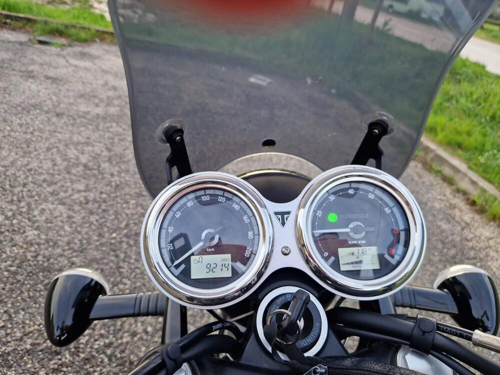 Triumph Bonneville T120 Black (2021 - 25) (6)