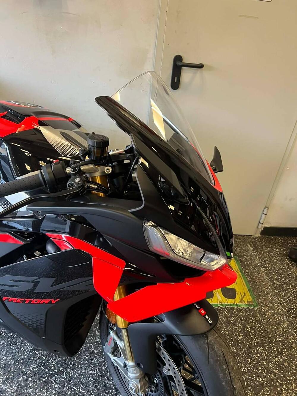 Aprilia RSV4 1100 Factory (2025 - 26) (2)