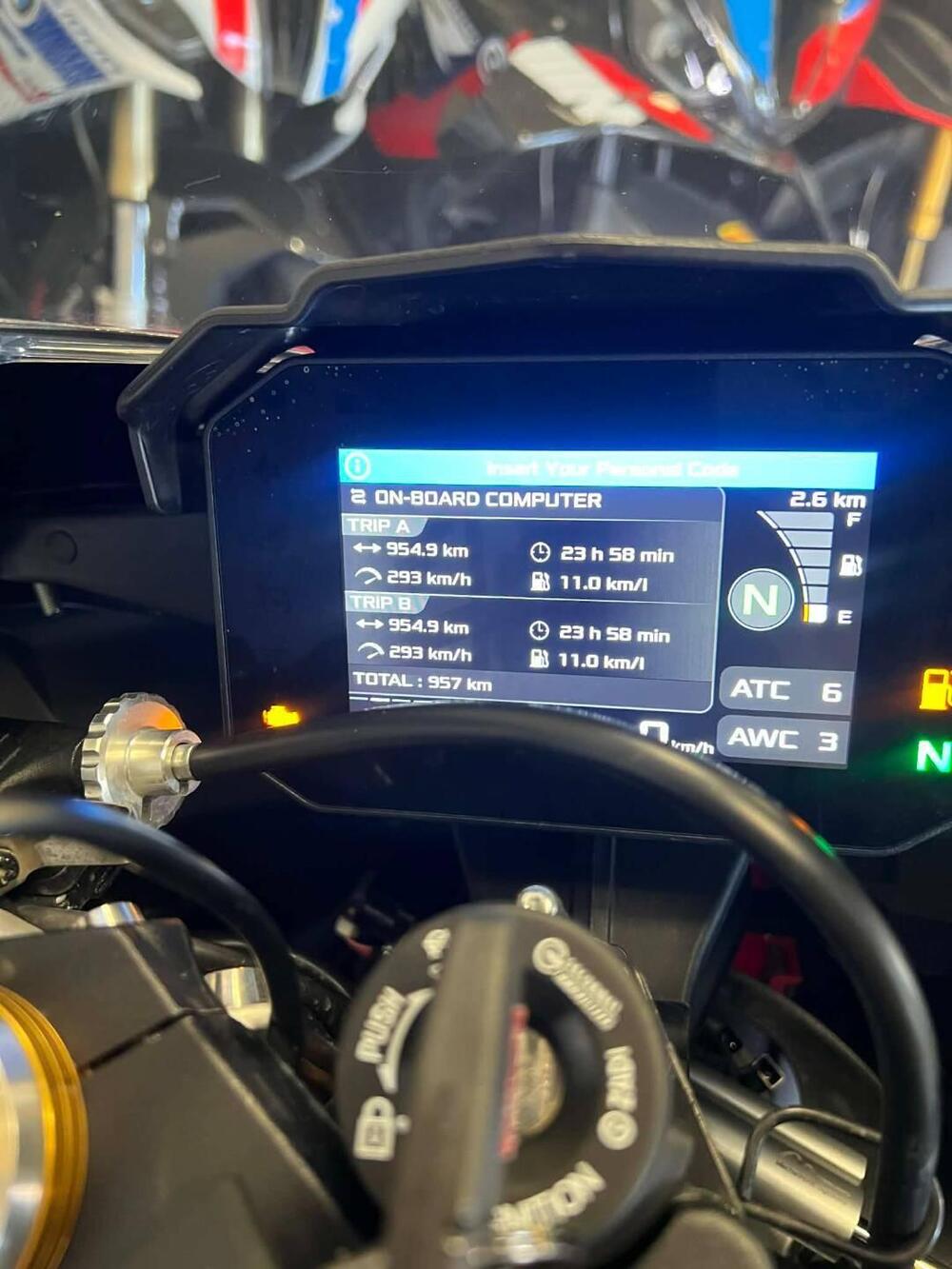 Aprilia RSV4 1100 Factory (2025 - 26) (8)