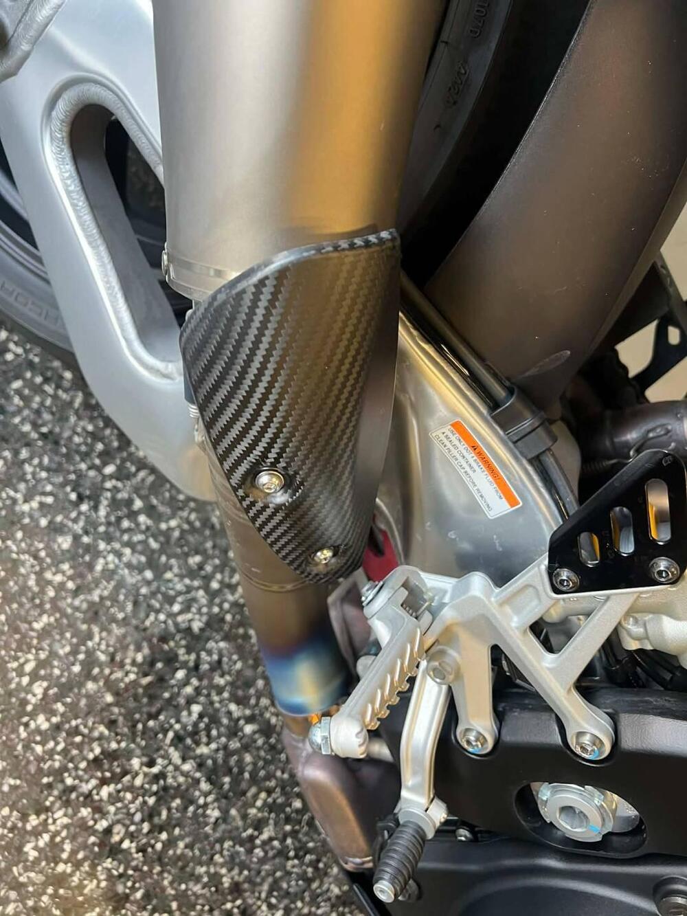 Aprilia RSV4 1100 Factory (2025 - 26) (9)