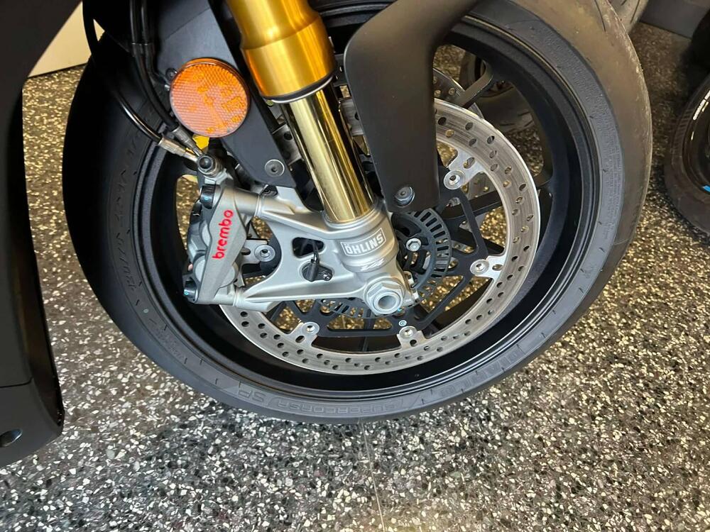 Aprilia RSV4 1100 Factory (2025 - 26) (12)