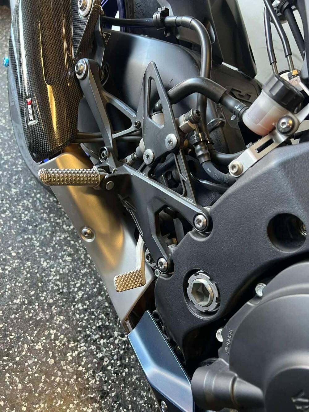 Yamaha YZF R1 (2020 - 25) (9)