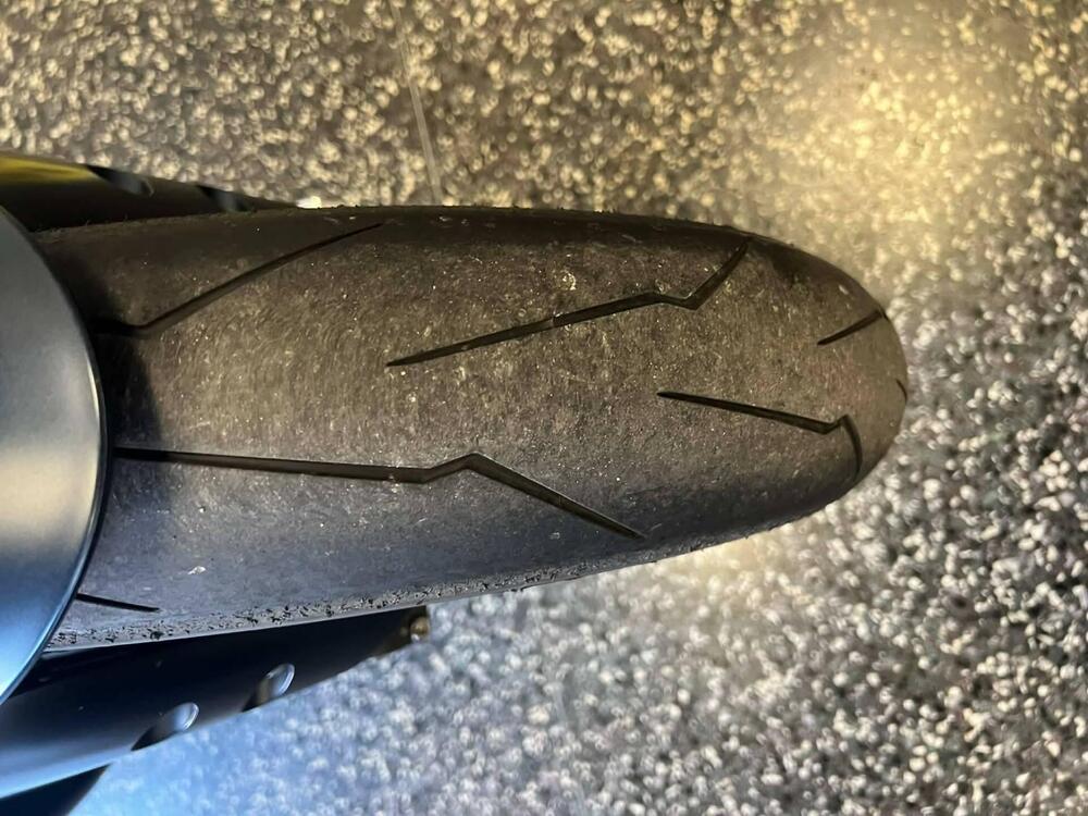 Yamaha YZF R1 (2020 - 25) (10)