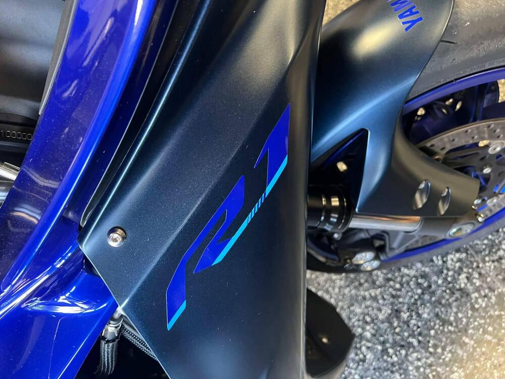 Yamaha YZF R1 (2020 - 25) (6)