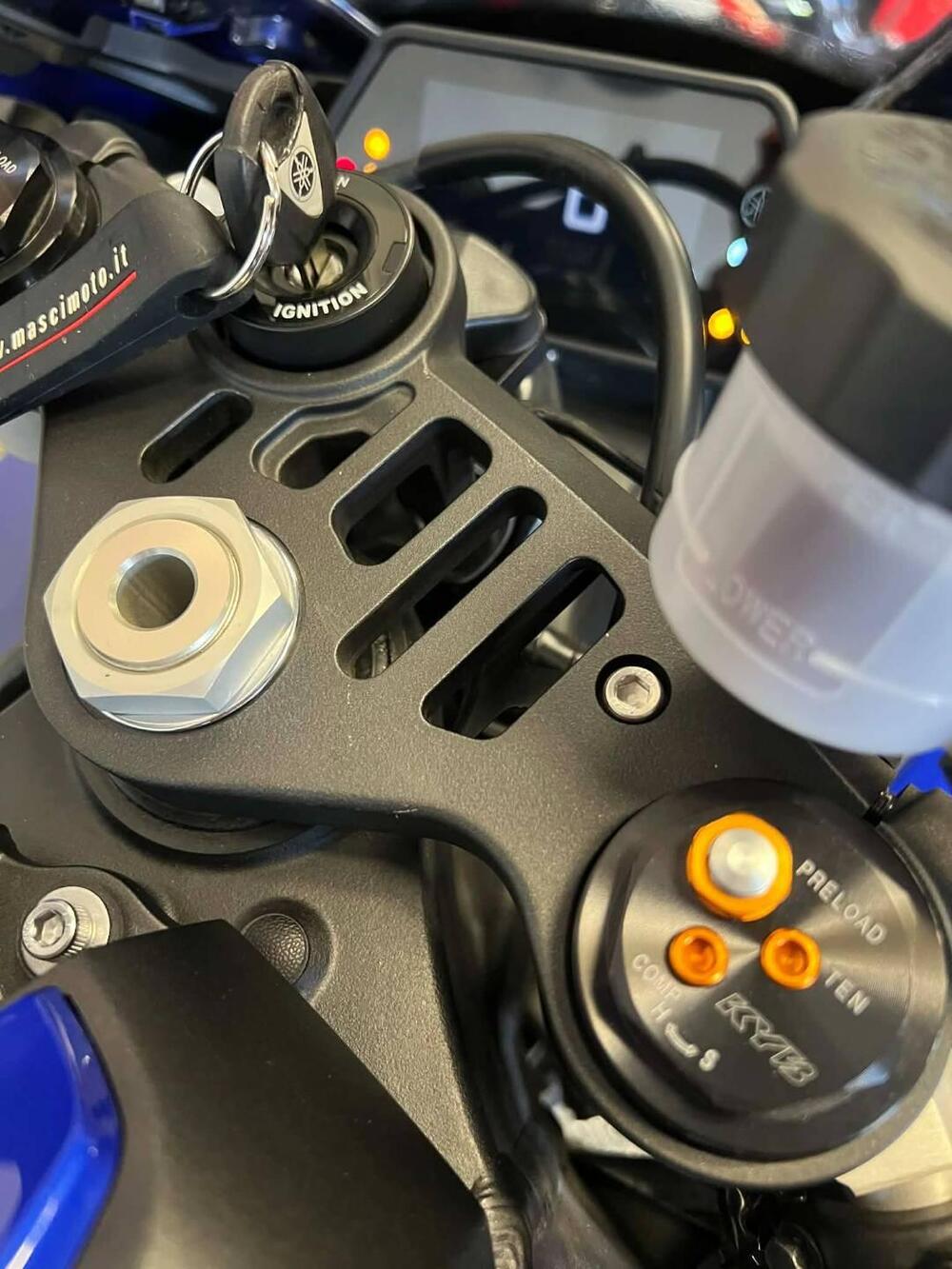 Yamaha YZF R1 (2020 - 25) (12)