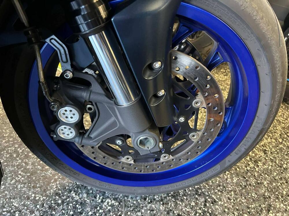 Yamaha YZF R1 (2020 - 25) (16)