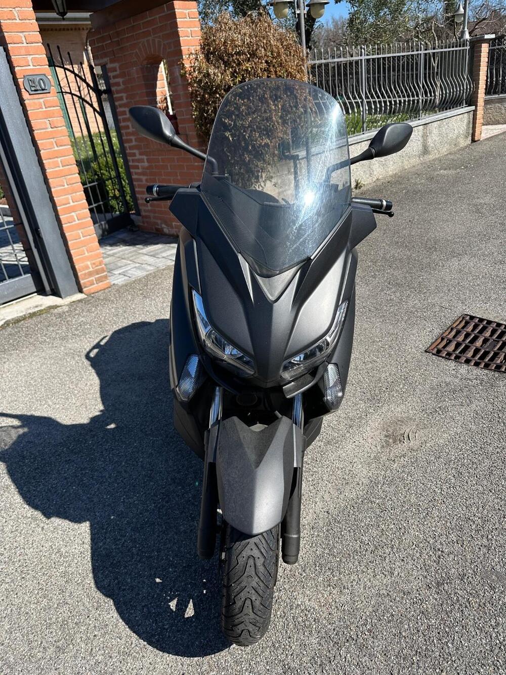 Yamaha X-Max 400 Momodesign (2014 - 16) (3)