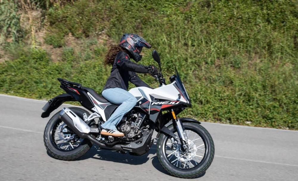 Rieju Aventura 125 (2026) (8)