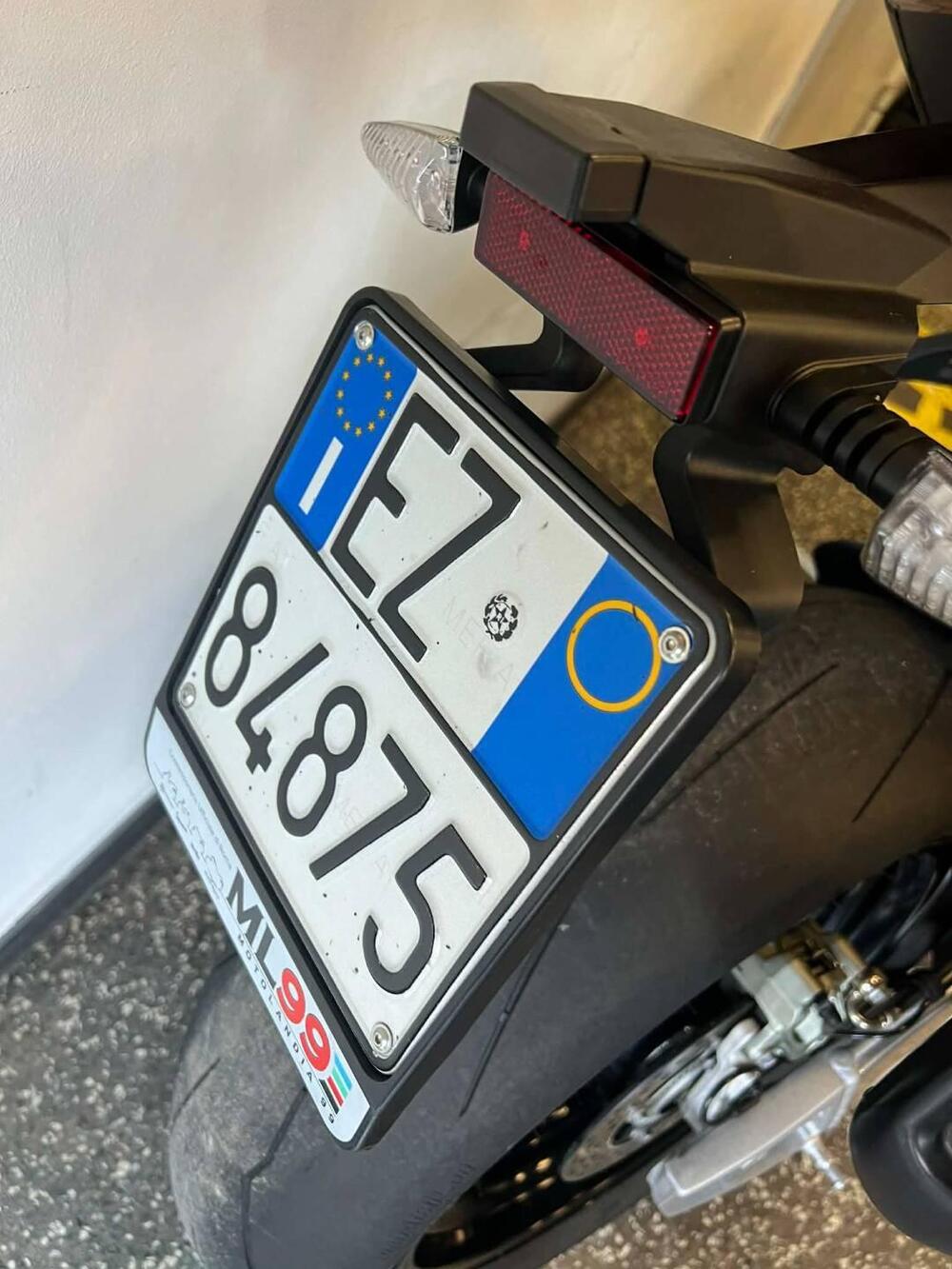 Aprilia Tuono V4 Factory (2021 - 24) (5)