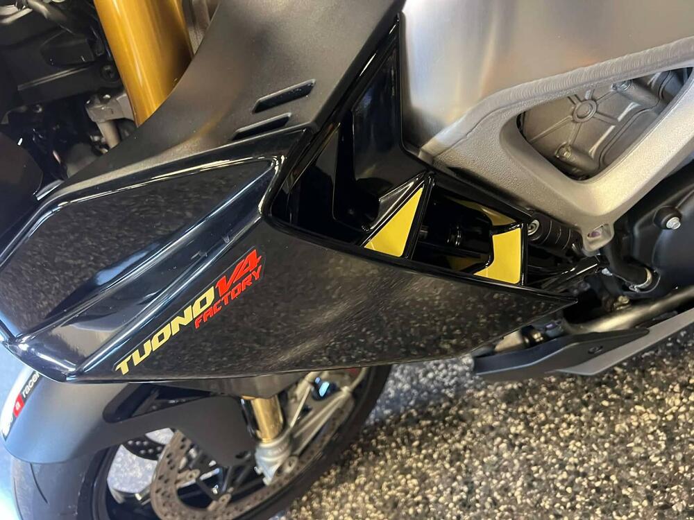 Aprilia Tuono V4 Factory (2021 - 24) (6)