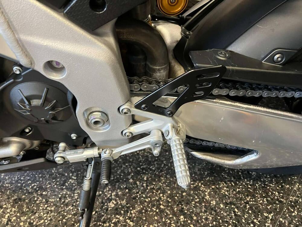 Aprilia Tuono V4 Factory (2021 - 24) (11)