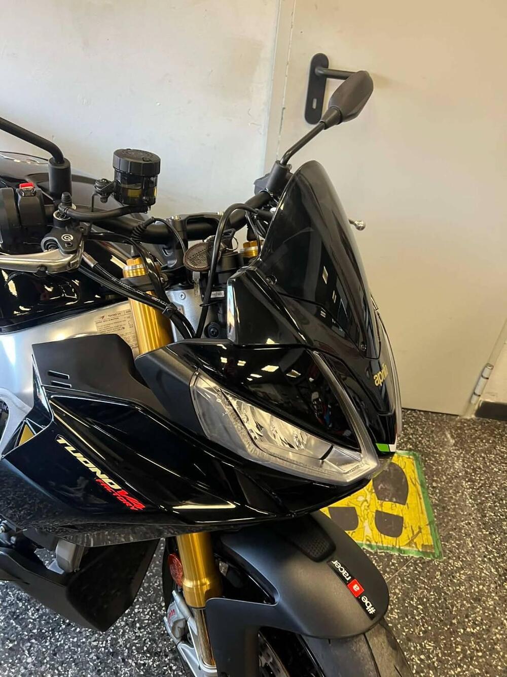 Aprilia Tuono V4 Factory (2021 - 24) (13)