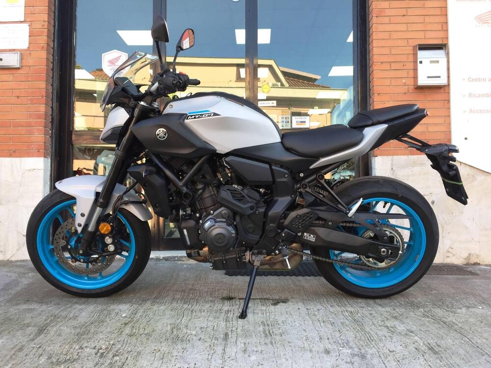Yamaha MT-07 Y-AMT (2025 - 26) (5)