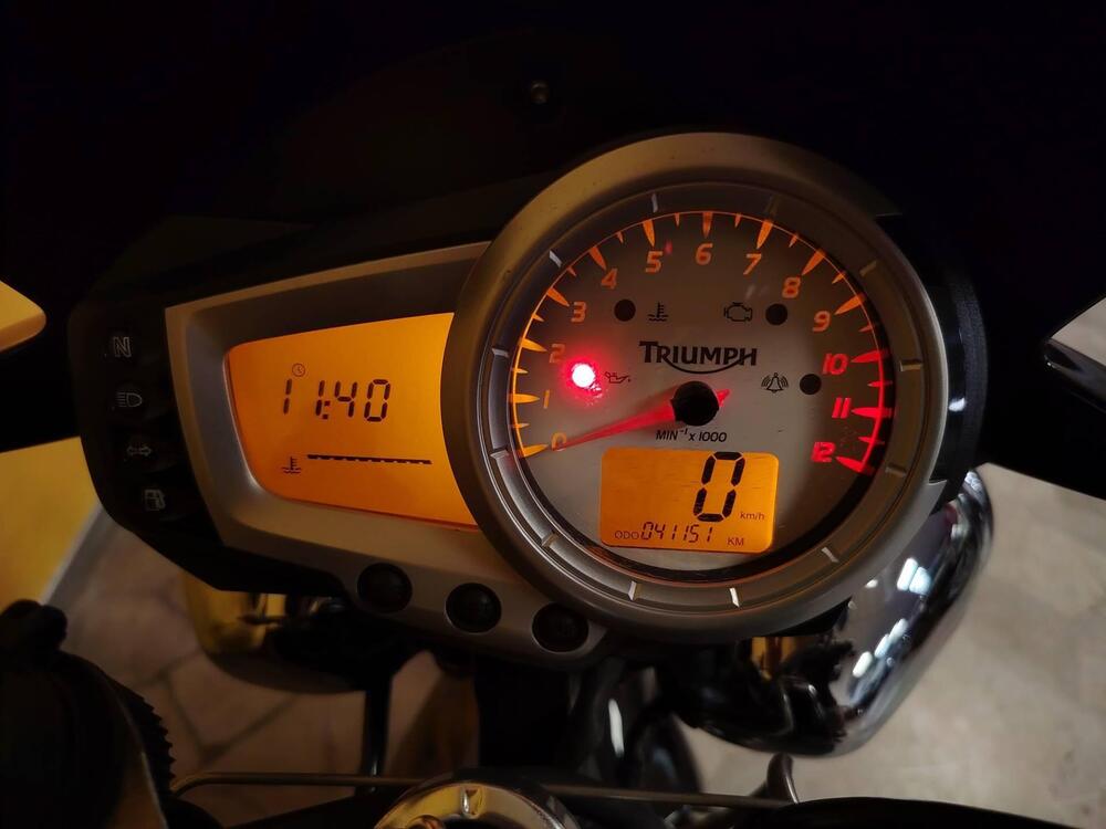 Triumph Speed Triple 1050 (2011 - 13) (5)
