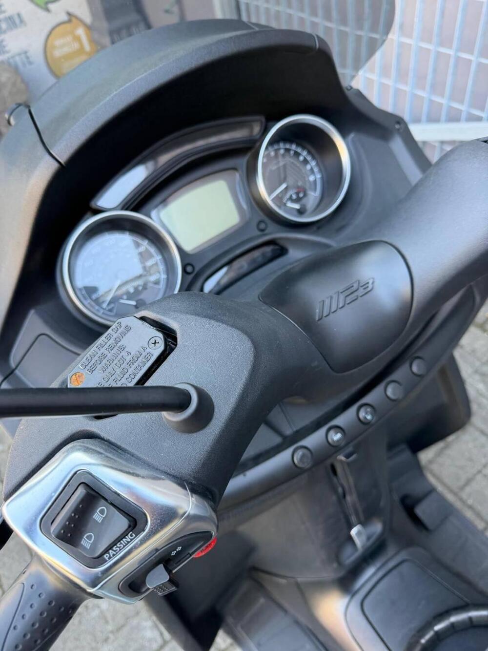 Piaggio Mp3 350 ie ABS (2018 - 19) (6)