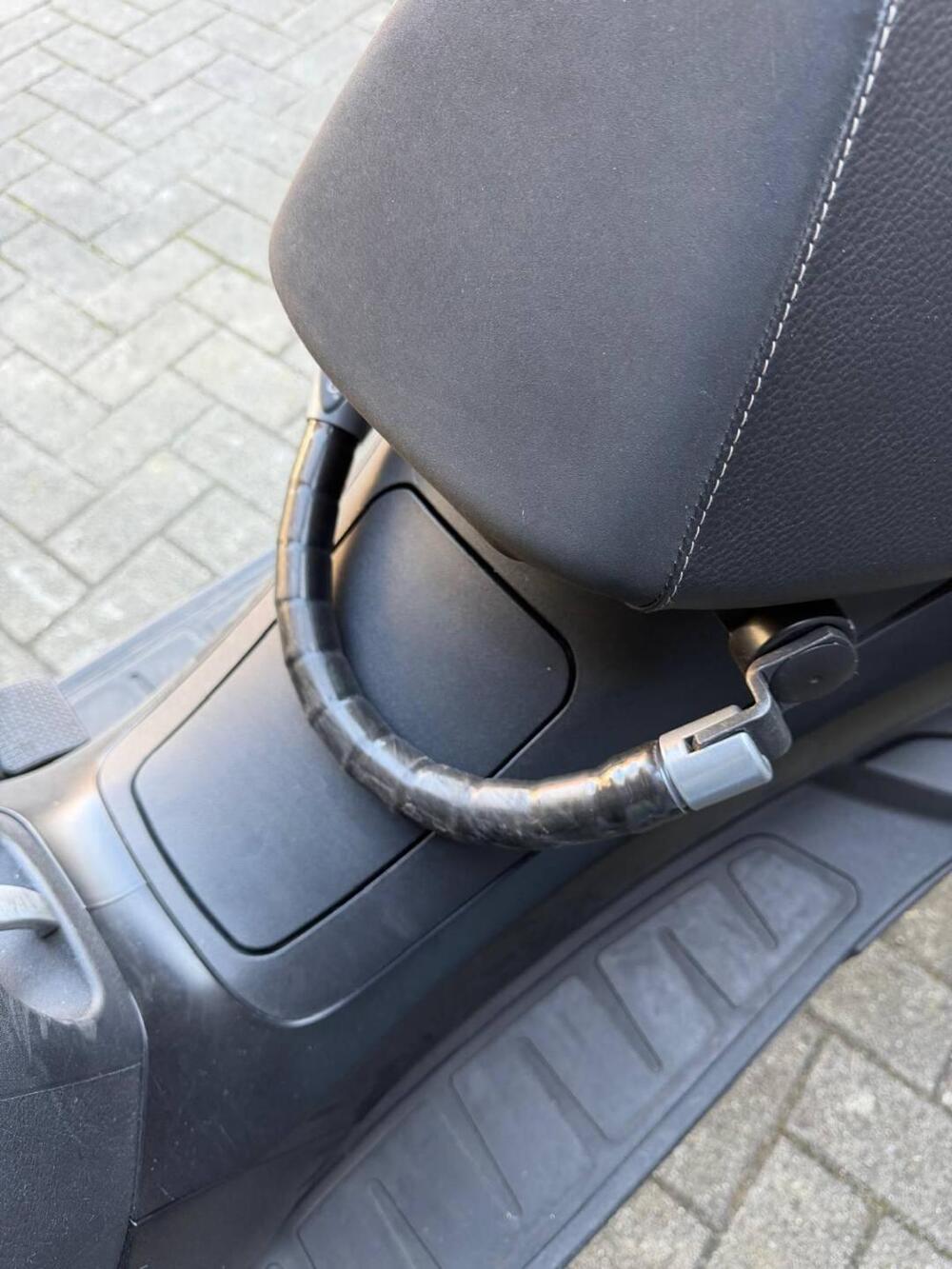 Piaggio Mp3 350 ie ABS (2018 - 19) (7)