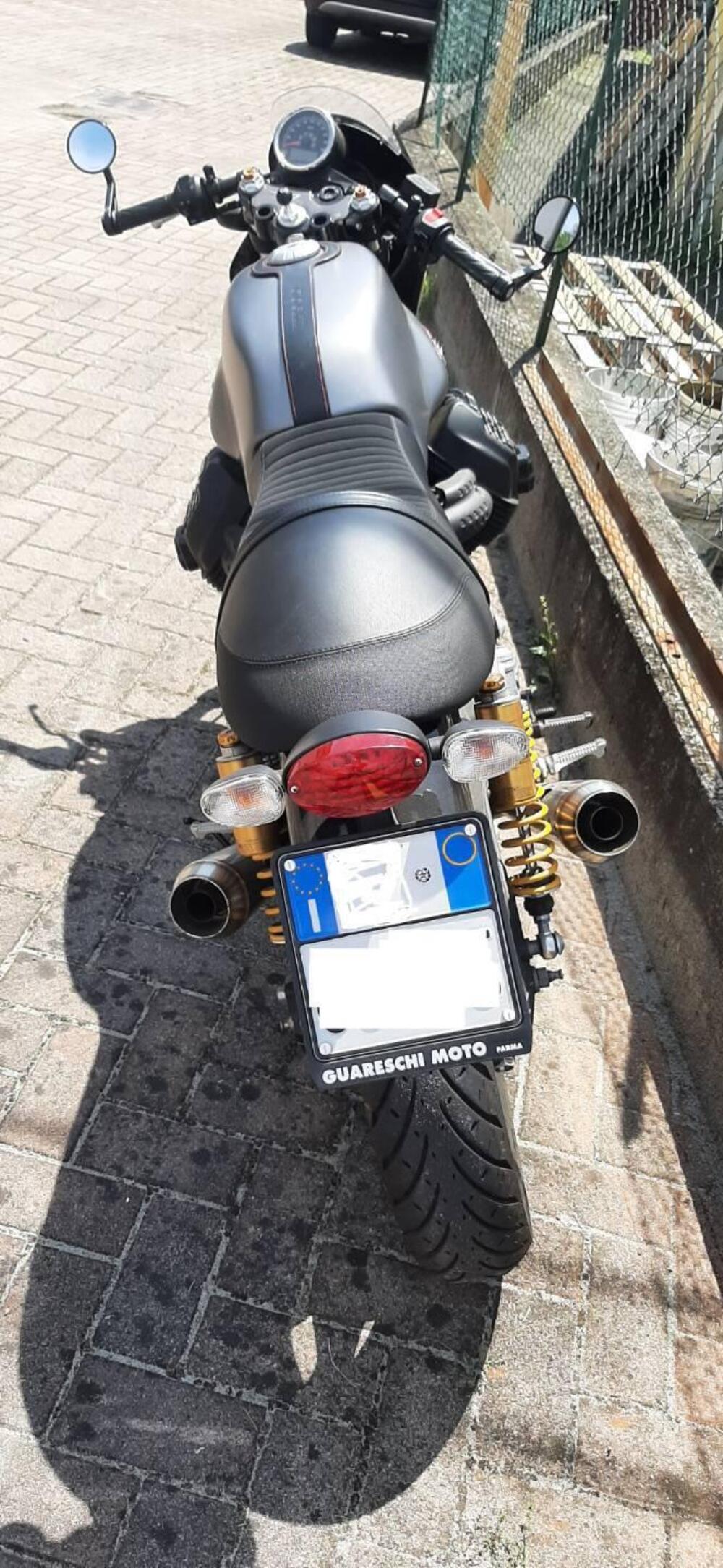 Moto Guzzi V7 III Stone (2017 - 20) (4)