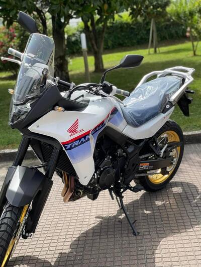 Honda Transalp XL750 (2025) nuova