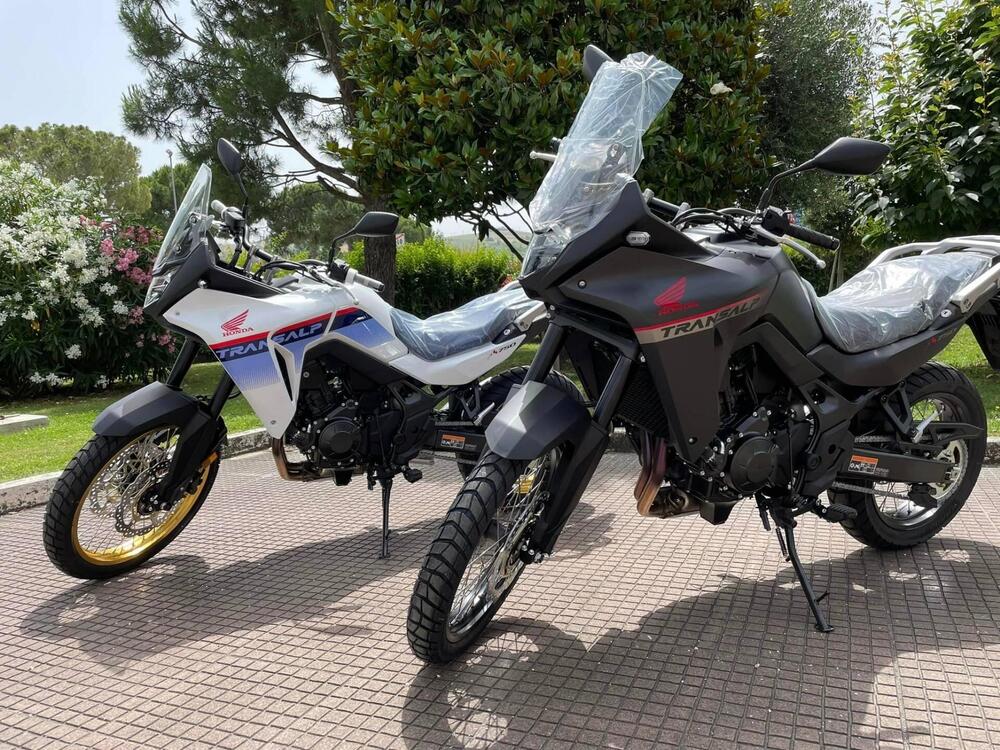 Honda Transalp XL750 (2025) (2)